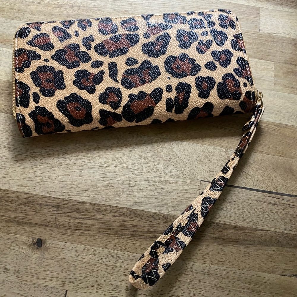 NWOT! Leopard wallet